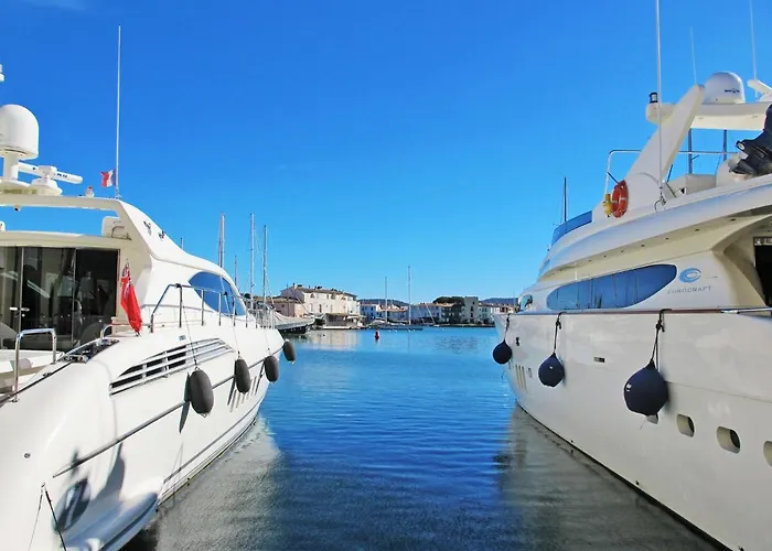 Rue De L'amarrage By Interhome Lejlighed Grimaud